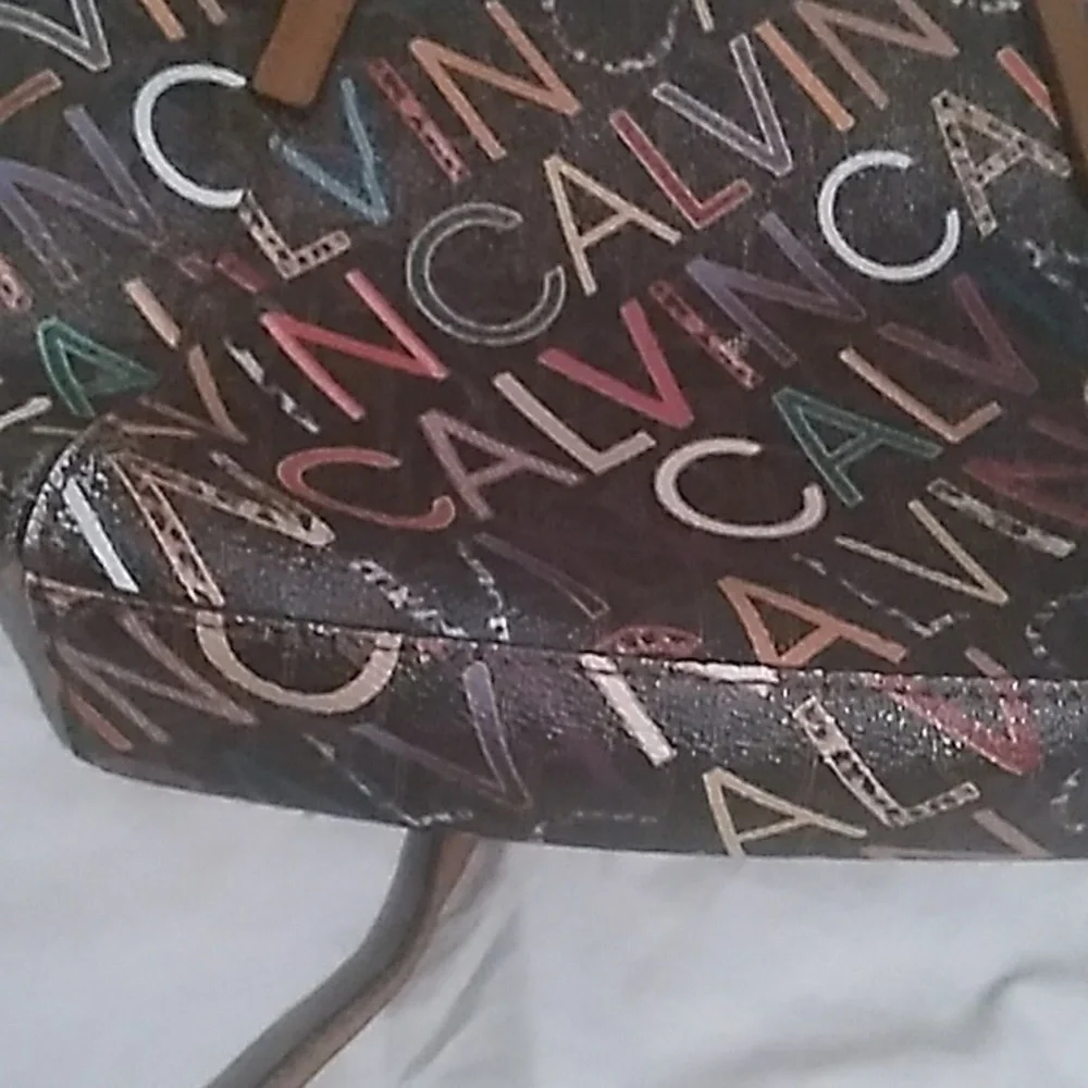 Calvin Klein Bag with Dark Background and Monogram Print (L1) - Picture 7 of 14